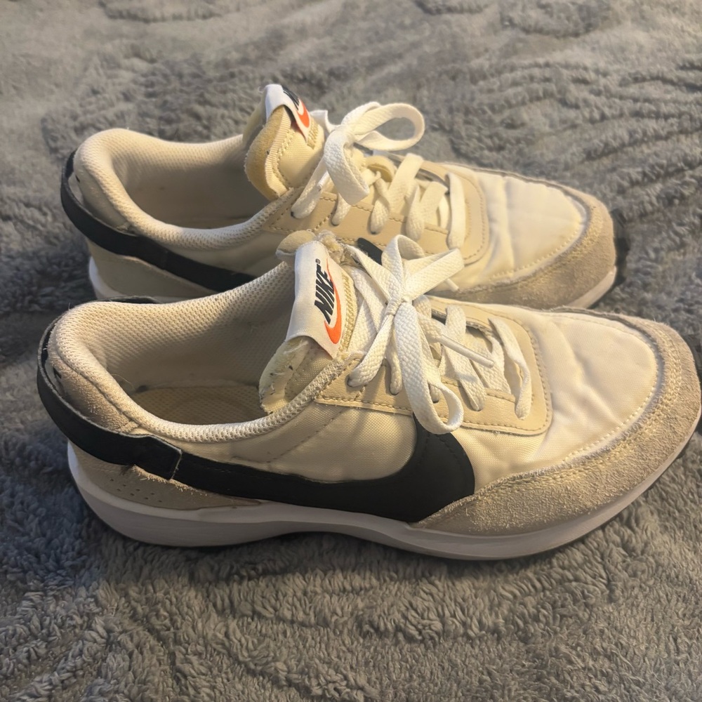 Nike Women’s Waffle Debut Shoes
